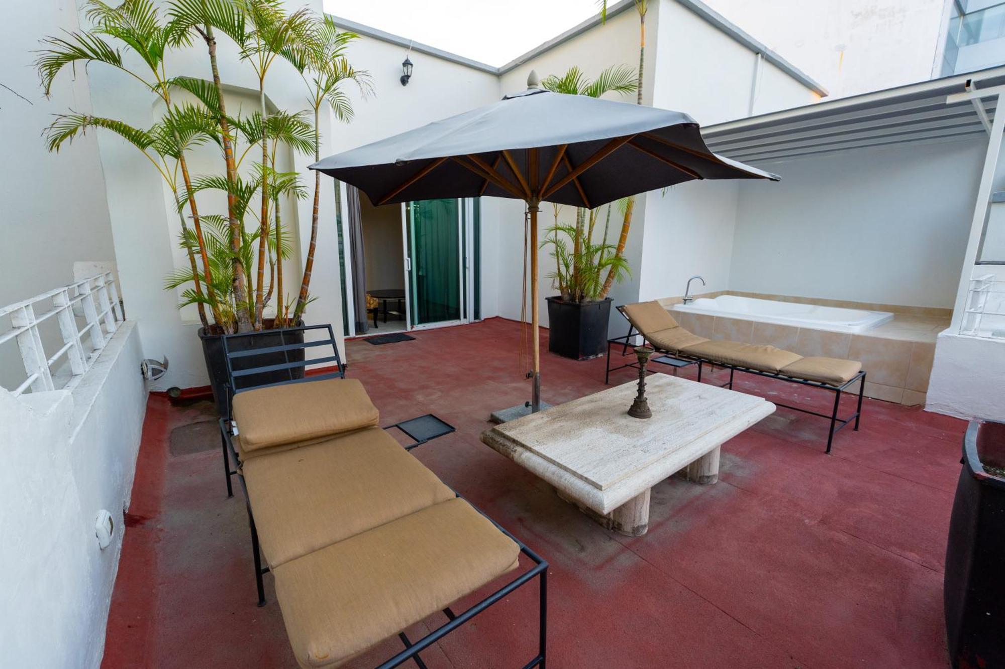 Artea Hotel Boutique (Adults Only) กัวดาลาฮารา ภายนอก รูปภาพ